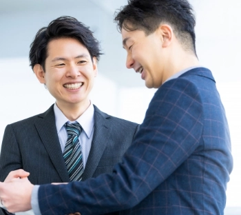男性ふたり